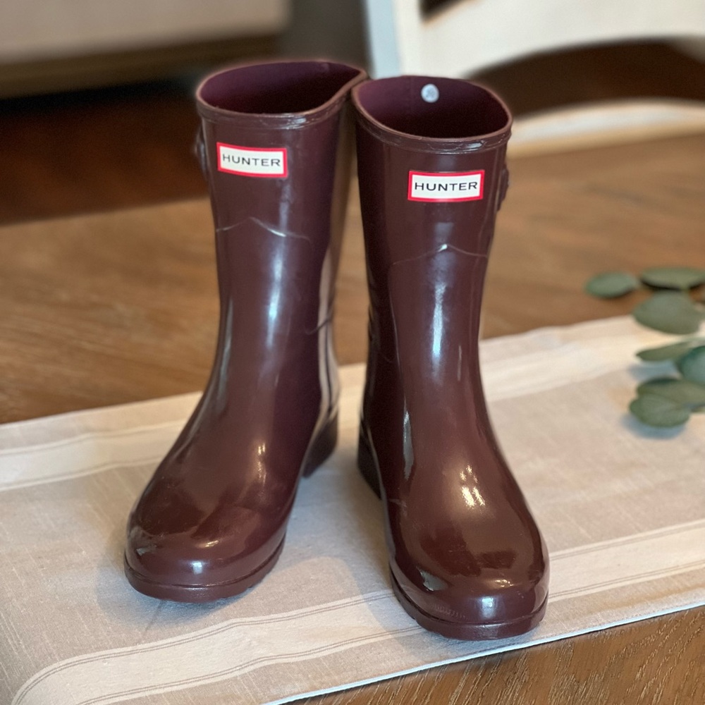 HUNTER RAIN BOOTS w/ HUNTER SOCKS ✨ size: 8, color: purple ☔️